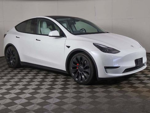 Used 2023 Tesla Model Y Performance AWD/4WD image 2