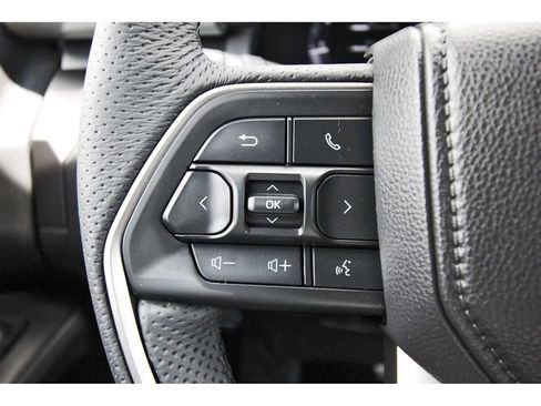 Used 2025 Toyota Tacoma TRD Sport AWD/4WD image 15