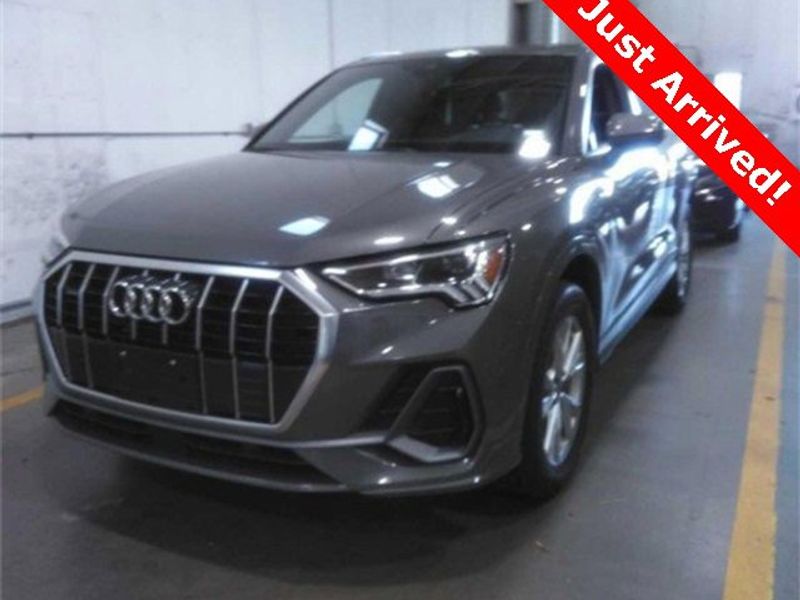 Used 2023 Audi Q3 2.0T Premium image 1