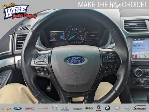 Used 2017 Ford Explorer XLT w/ Equipment Group 202A AWD/4WD image 12
