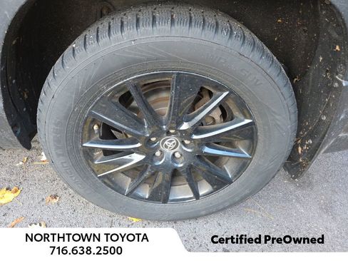 Used 2019 Toyota Highlander XLE image 12