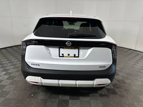 Certified 2025 Nissan Kicks SV image 4