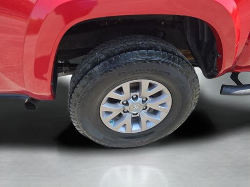 Used 2017 Toyota Tacoma SR5 w/ Tow Package RWD image 15