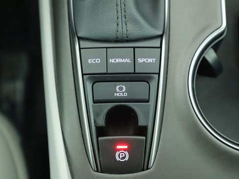 Used 2023 Toyota Camry SE image 25