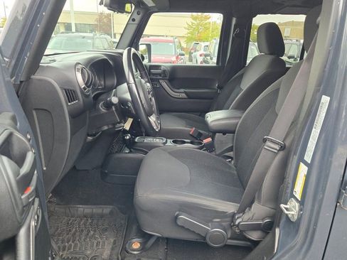 Used 2017 Jeep Wrangler Unlimited Sport image 17