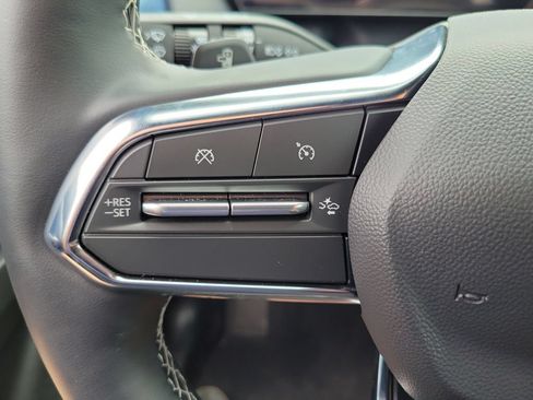 Used 2026 Chevrolet Equinox EV LT FWD image 5