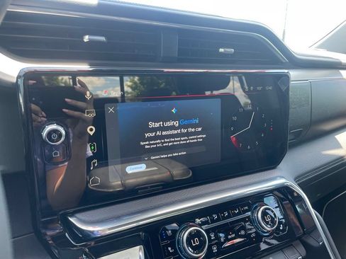 Used 2025 GMC Sierra 2500 Denali w/ Technology Package AWD/4WD image 15