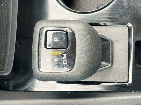 Used 2025 Nissan Rogue SV image 18