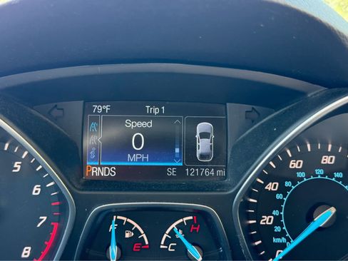 Used 2016 Ford Escape Titanium w/ Equipment Group 301A AWD/4WD image 17