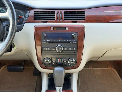 Used 2010 Chevrolet Impala LT w/ Luxury Edition Package FWD image 20