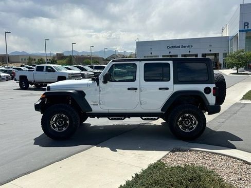Used 2018 Jeep Wrangler Unlimited Sport AWD/4WD image 2