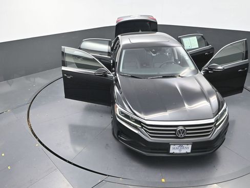 Used 2022 Volkswagen Passat 2.0T SE image 31