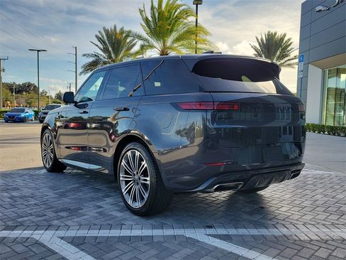 Used 2023 Land Rover Range Rover Sport SE Dynamic image 3