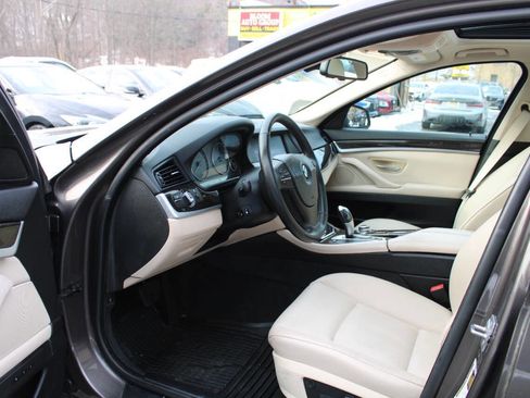 Used 2011 BMW 535i xDrive Sedan image 23