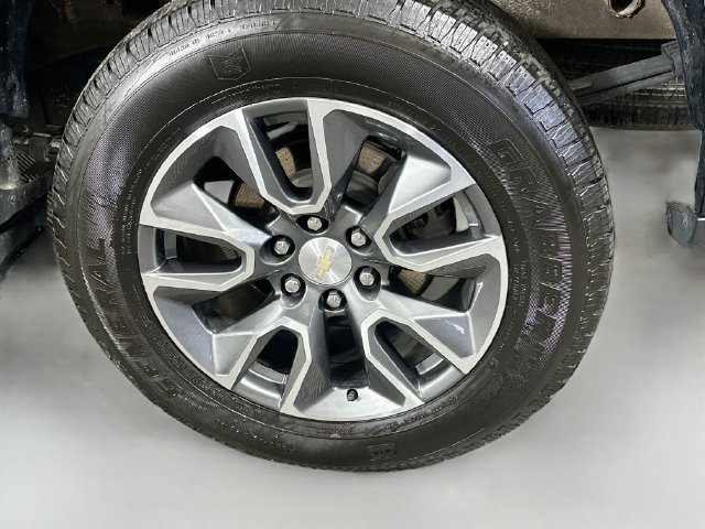 Used 2023 Chevrolet Silverado 1500 LT AWD/4WD image 29