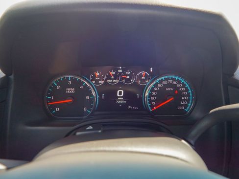 Used 2019 Chevrolet Suburban Premier AWD/4WD image 27