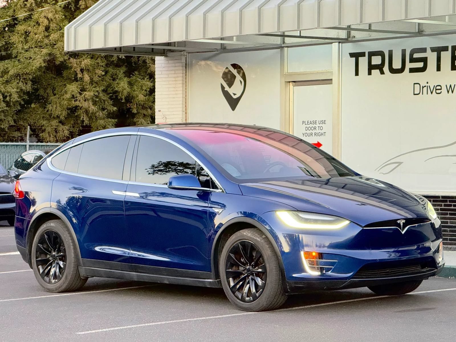 Used 2016 Tesla Model X 90D AWD/4WD image 6