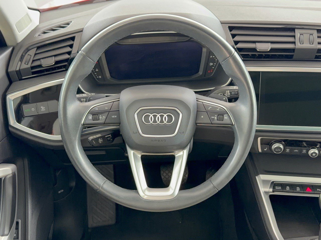 Used 2025 Audi Q3 2.0T Premium AWD/4WD image 10
