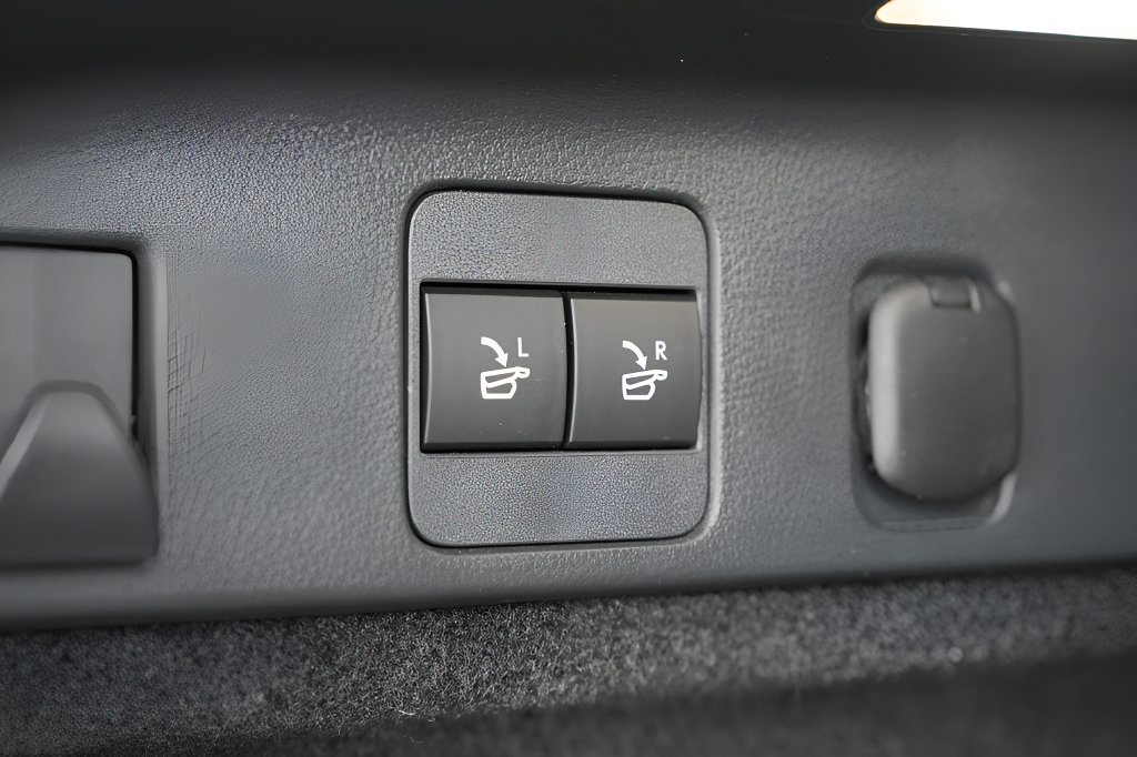 Used 2023 Lexus RX 350 F Sport w/ Accessory Package AWD/4WD image 13