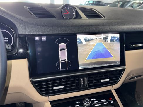 Used 2021 Porsche Cayenne image 27