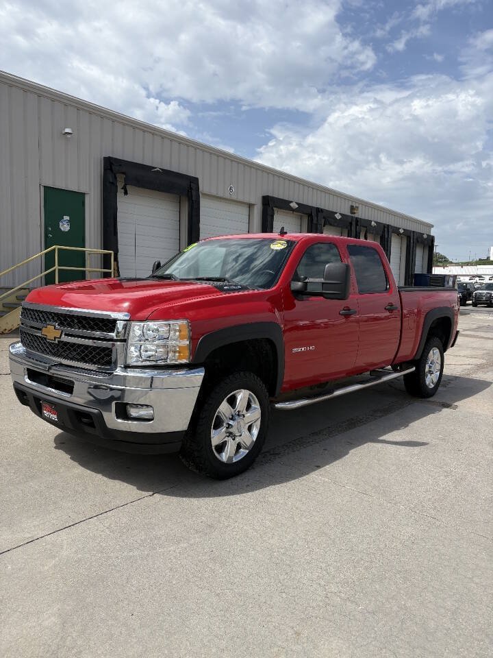 Used 2013 Chevrolet Silverado 2500 LT w/ Interior Plus Package AWD/4WD image 3