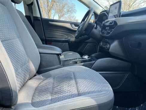 Used 2021 Ford Escape SE FWD image 18
