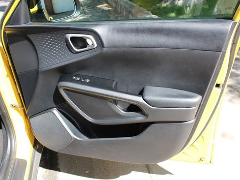 Used 2020 Kia Soul S image 16