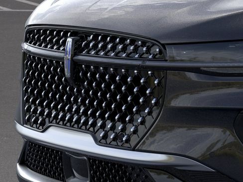 New 2026 Lincoln Nautilus Premier AWD/4WD image 17
