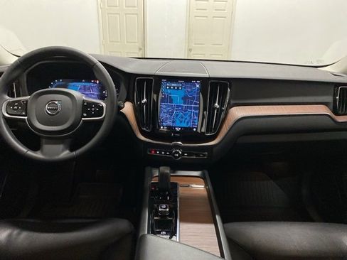 Used 2023 Volvo XC60 B5 Plus w/ Protection Package Premier image 12