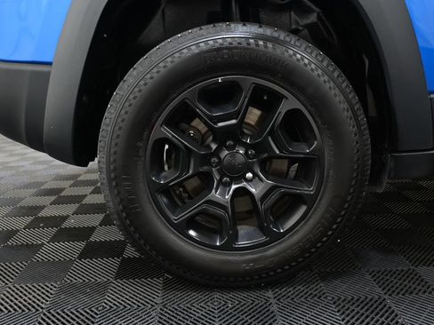Used 2019 Jeep Cherokee Trailhawk w/ Comfort/Convenience Group AWD/4WD image 33