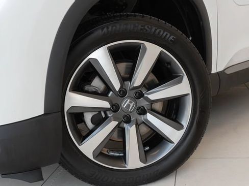 Used 2025 Honda Pilot Elite image 2