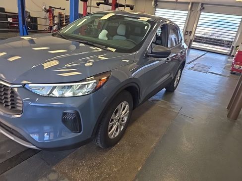 Certified 2023 Ford Escape Active image 2