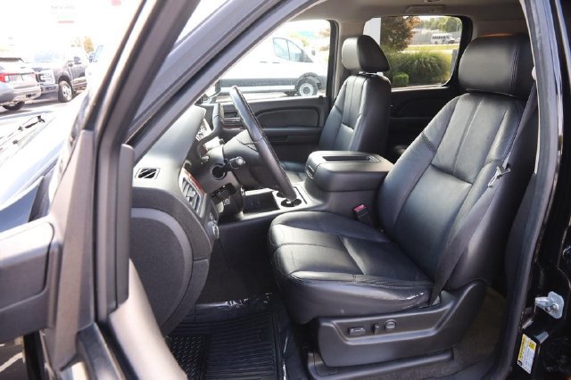 Used 2009 Chevrolet Suburban LT w/ Luxury Package RWD image 9
