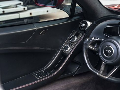 Used 2014 McLaren MP4-12C Spider RWD image 33