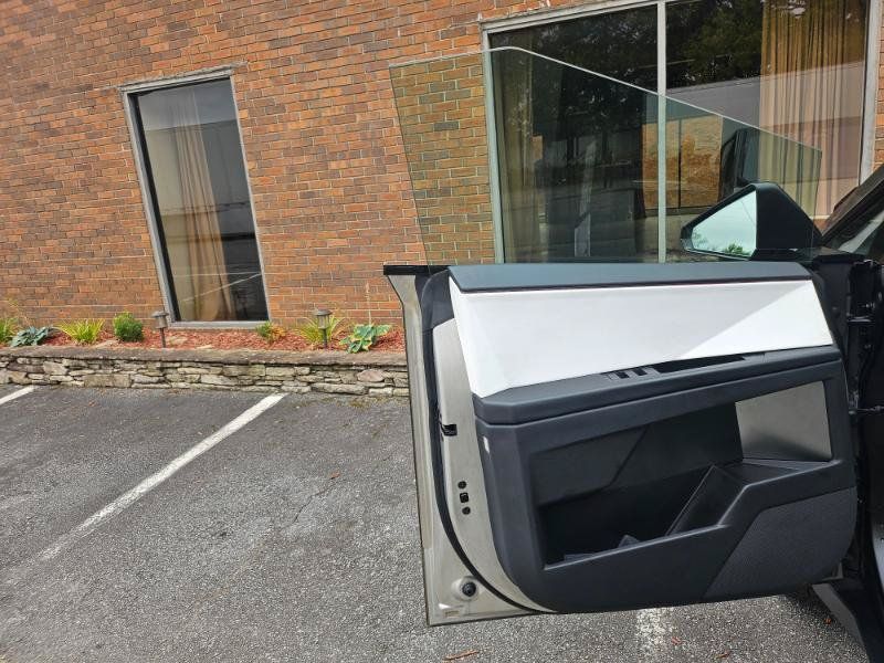 Used 2024 Tesla Cybertruck AWD Crew Cab image 36