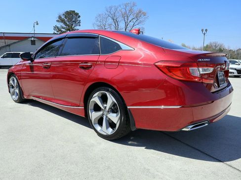 Used 2018 Honda Accord Touring image 4