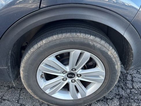 Used 2018 Kia Sportage LX image 11