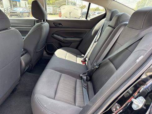 Used 2025 Nissan Altima 2.5 SV FWD image 10