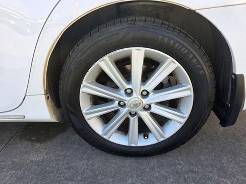 Used 2014 Toyota Camry XLE image 30