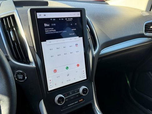 Used 2024 Ford Edge Titanium image 26