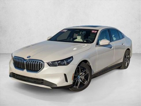 Used 2025 BMW i5 xDrive40 w/ Premium Package image 1
