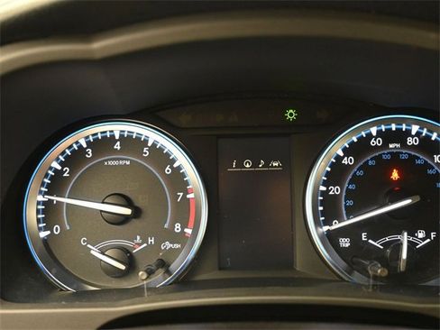 Used 2018 Toyota Highlander XLE image 9
