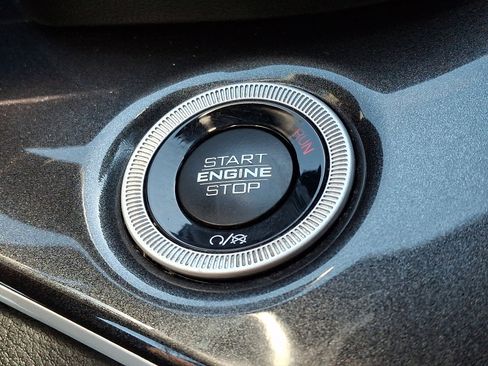 Used 2021 Jeep Grand Cherokee L Laredo image 24