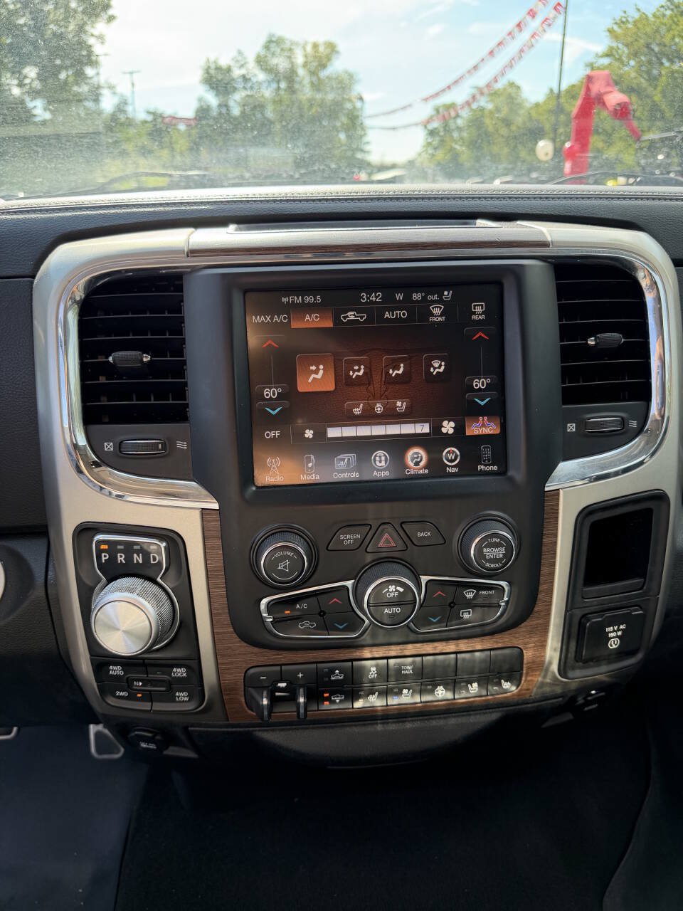 Used 2014 RAM 1500 Laramie w/ Convenience Group AWD/4WD image 13