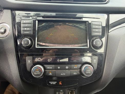 Used 2020 Nissan Rogue Sport SV w/ All-Weather Package AWD/4WD image 18