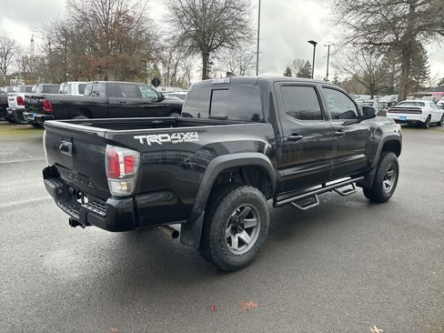 Used 2020 Toyota Tacoma TRD Off-Road w/ Technology Package image 4