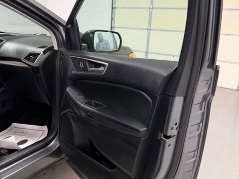 Used 2023 Ford Edge SEL AWD/4WD image 16