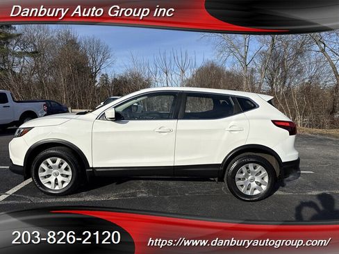 Used 2019 Nissan Rogue Sport S image 3