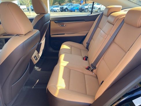 Used 2018 Lexus ES 350 w/ Premier Package image 16