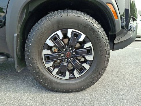 Certified 2023 Nissan Frontier PRO-4X w/ Tow Package image 9
